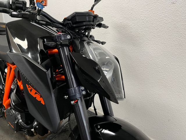 ktm - 1290-super-duke-r