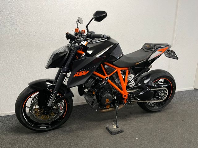 ktm - 1290-super-duke-r