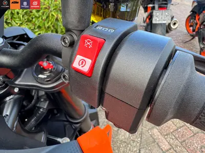 KTM 990 DUKE – foto 2