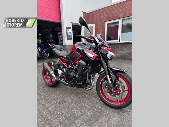 kawasaki - z900