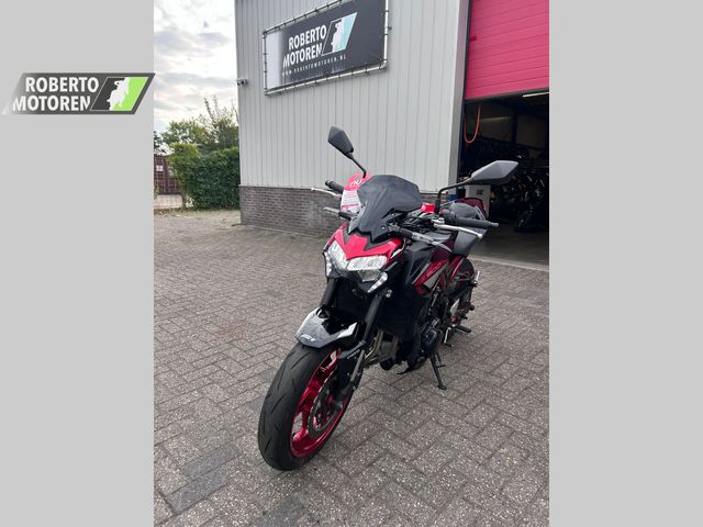 kawasaki - z900