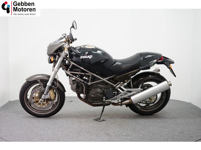 ducati - m-900-monster