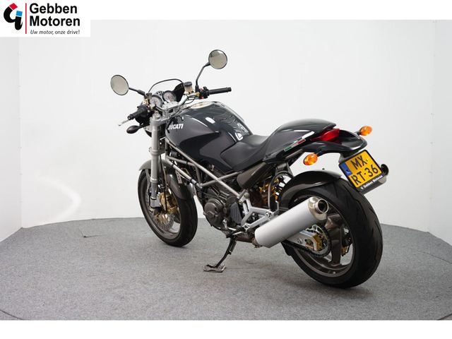 ducati - m-900-monster