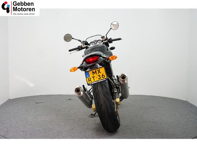 ducati - m-900-monster