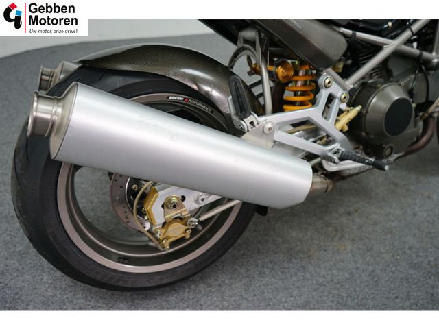 ducati - m-900-monster