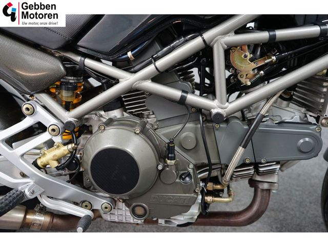 ducati - m-900-monster