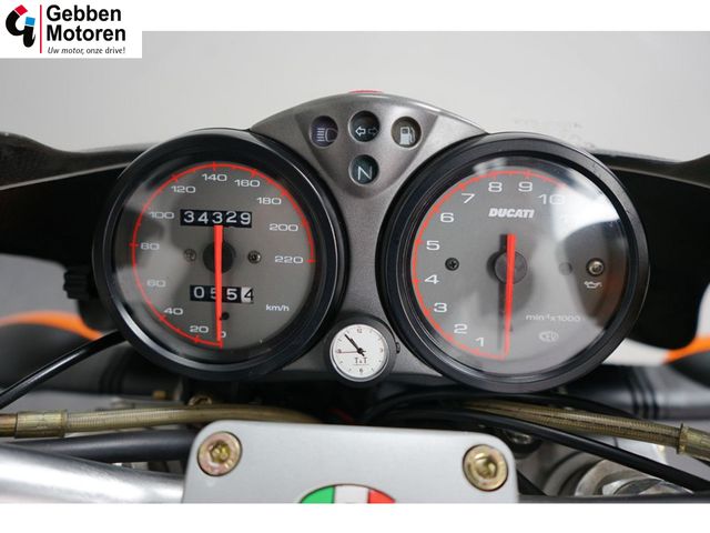 ducati - m-900-monster