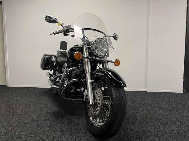 yamaha - xvs-1100-a-dragstar-classic