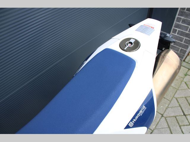 husqvarna - 701-supermoto