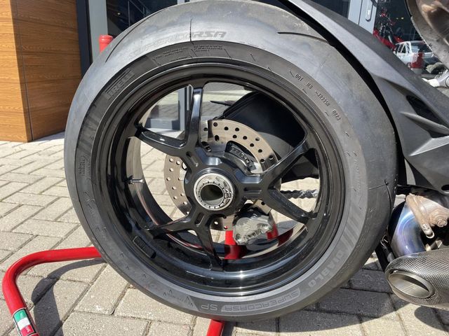ducati - 1299-panigale