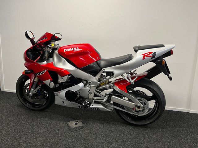 yamaha - yzf-r1