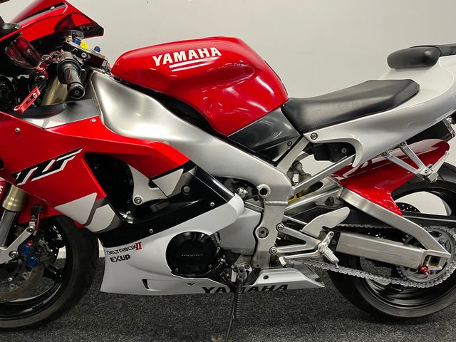 yamaha - yzf-r1