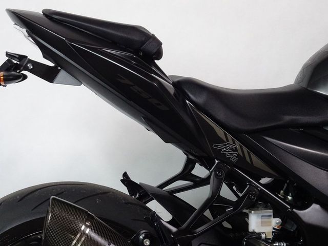 suzuki - gsx-750