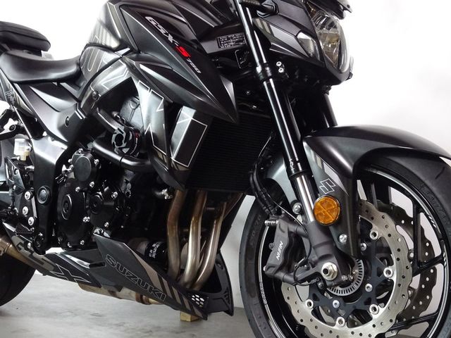 suzuki - gsx-750