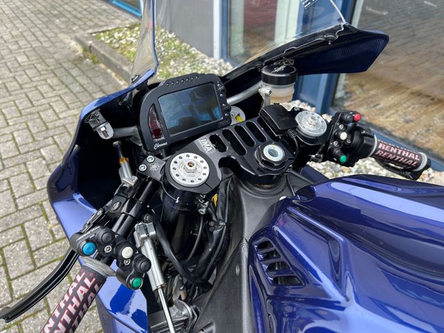 yamaha - yzf-r1