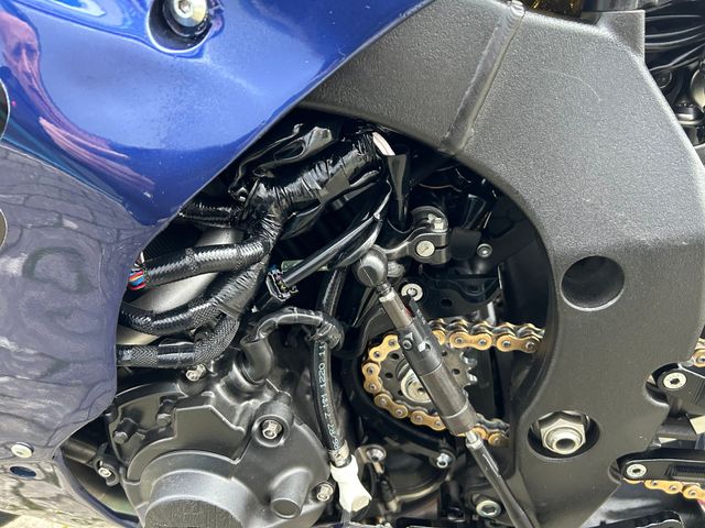 yamaha - yzf-r1