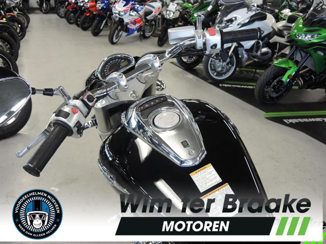 suzuki - new-intruder-m-800