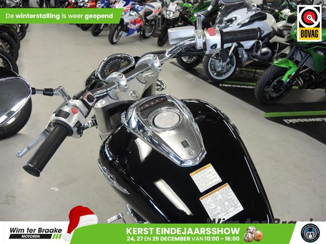 suzuki - new-intruder-m-800