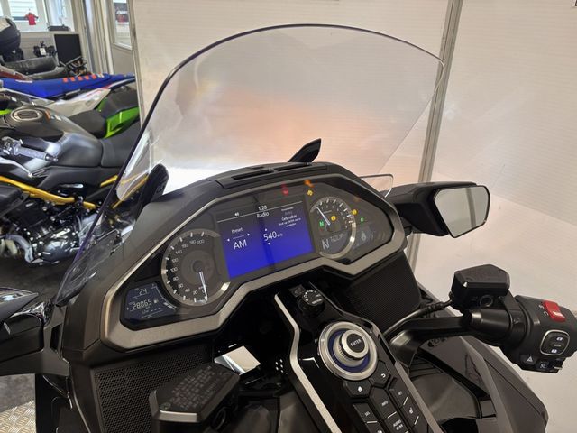 honda - gl-1800-goldwing-tour