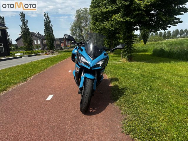 kawasaki - z-1000-sx-tourer-abs