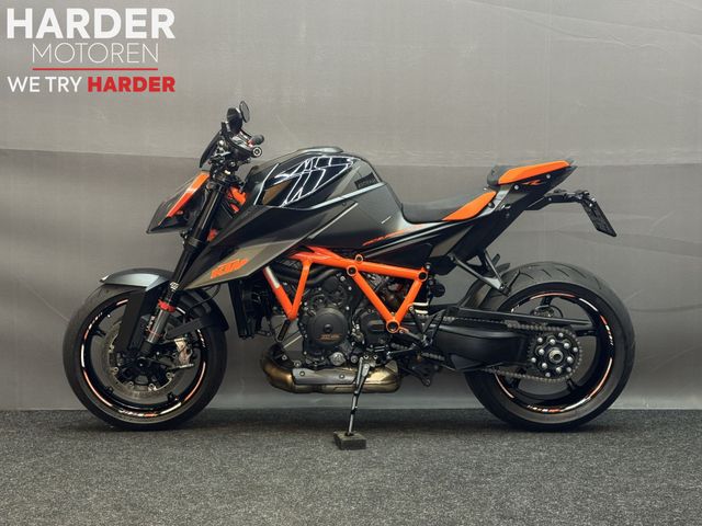 ktm - 1290-super-duke-r
