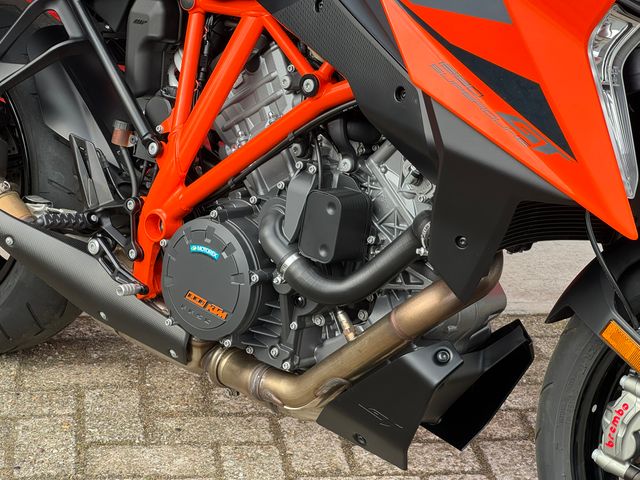 ktm - 1290-super-duke-gt