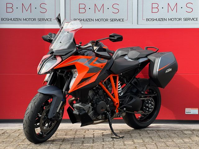 ktm - 1290-super-duke-gt