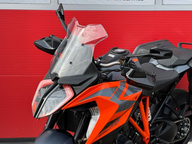 ktm - 1290-super-duke-gt
