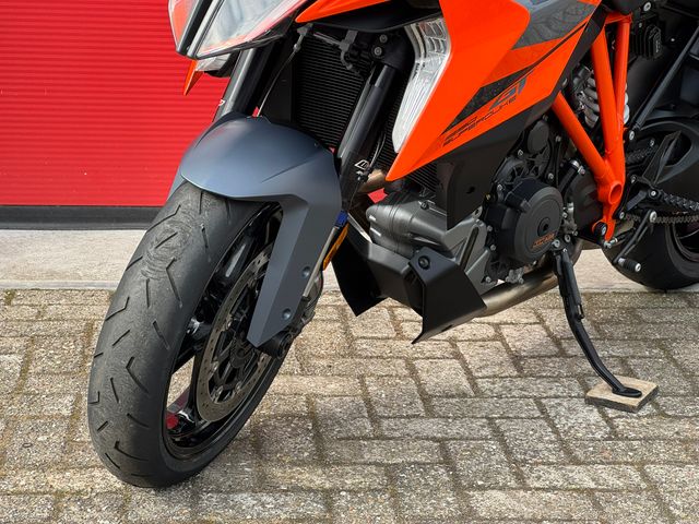 ktm - 1290-super-duke-gt