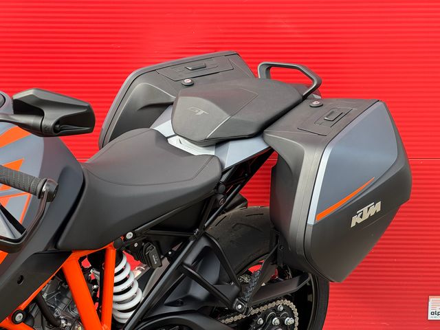 ktm - 1290-super-duke-gt