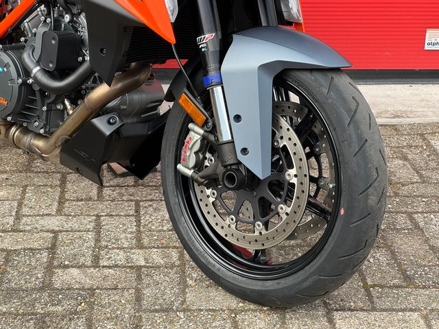 ktm - 1290-super-duke-gt