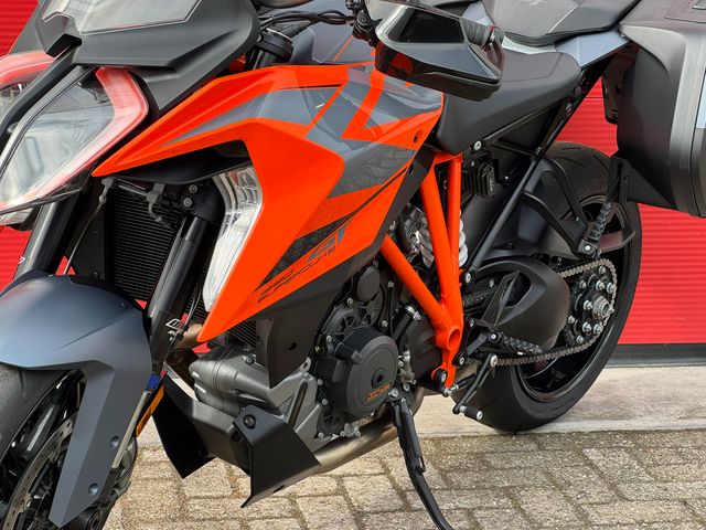 ktm - 1290-super-duke-gt