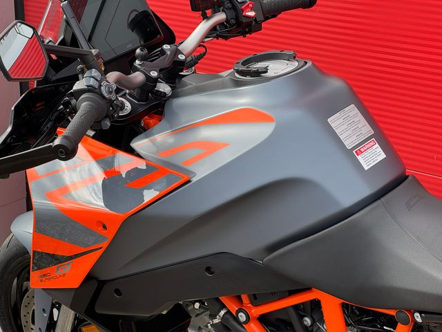 ktm - 1290-super-duke-gt