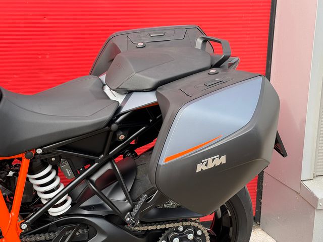 ktm - 1290-super-duke-gt