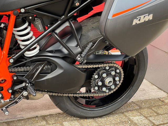 ktm - 1290-super-duke-gt