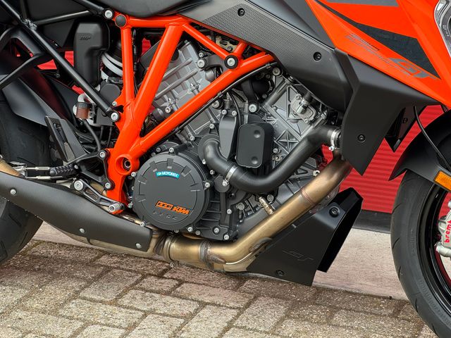 ktm - 1290-super-duke-gt