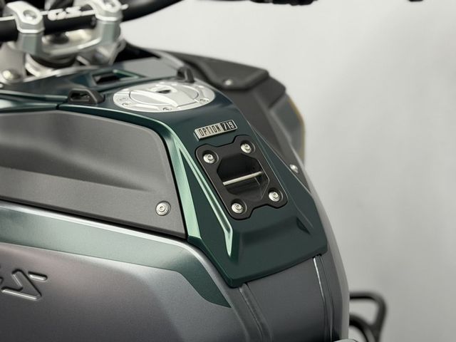 bmw - r-1300-gs-adventure