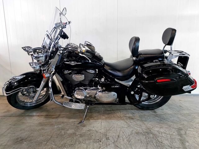 suzuki - intruder-c-800-classic
