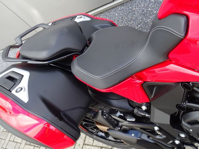 mv-agusta - turismo-veloce--800-rosso