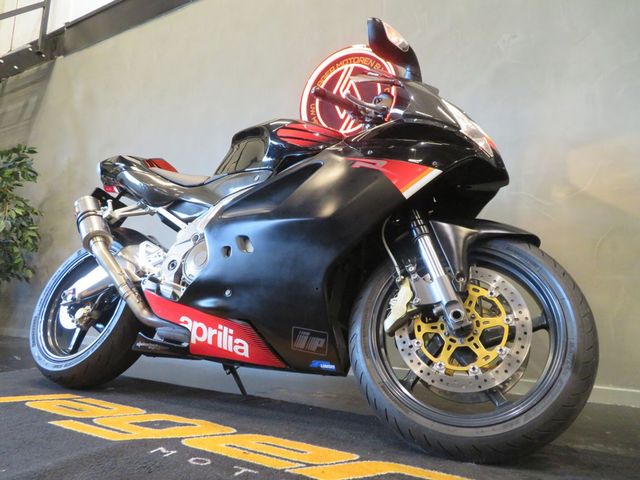 aprilia - rsv-1000-r