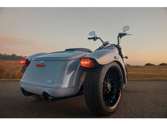 harley-davidson - tri-glide-freewheeler