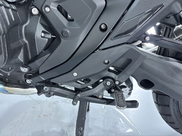 bmw - r-1300-gs