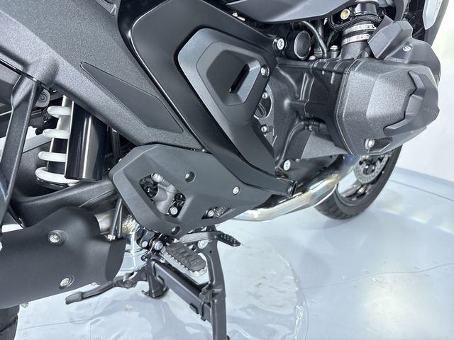 bmw - r-1300-gs