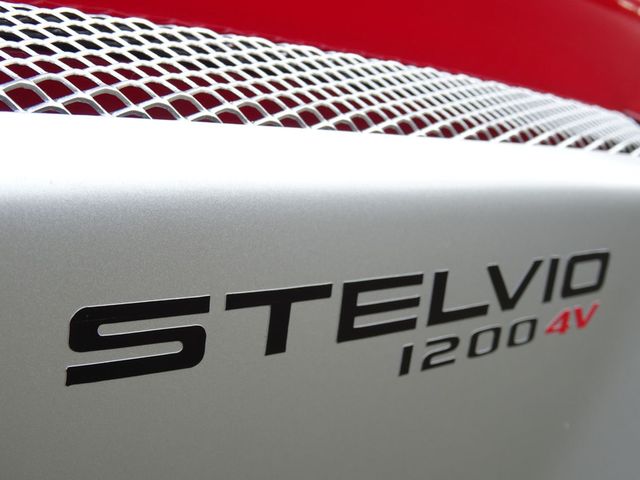 moto-guzzi - stelvio