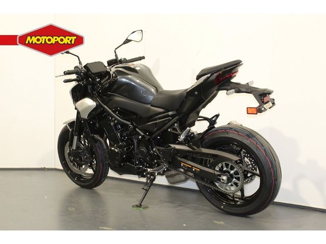 kawasaki - z900