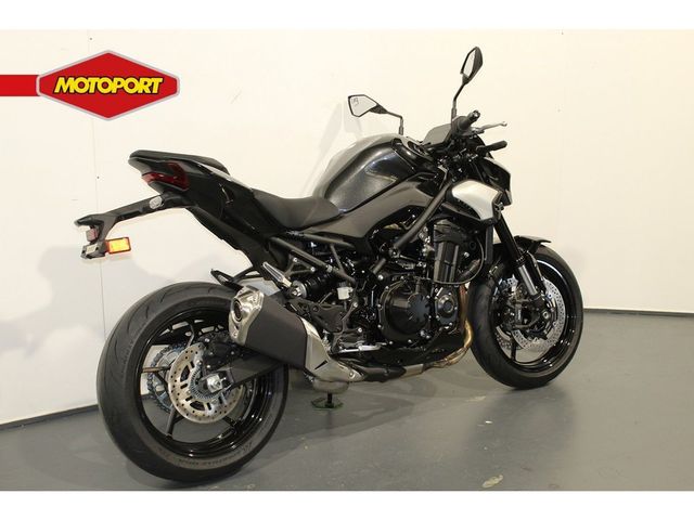 kawasaki - z900