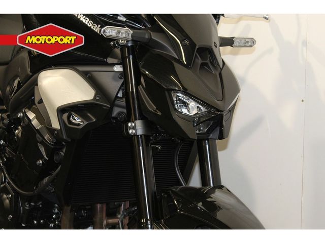 kawasaki - z900