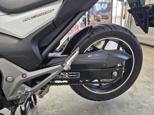 honda - nc-750-s-dct