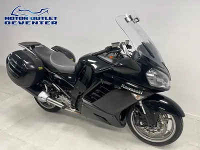 KAWASAKI GTR 1400 – foto 4