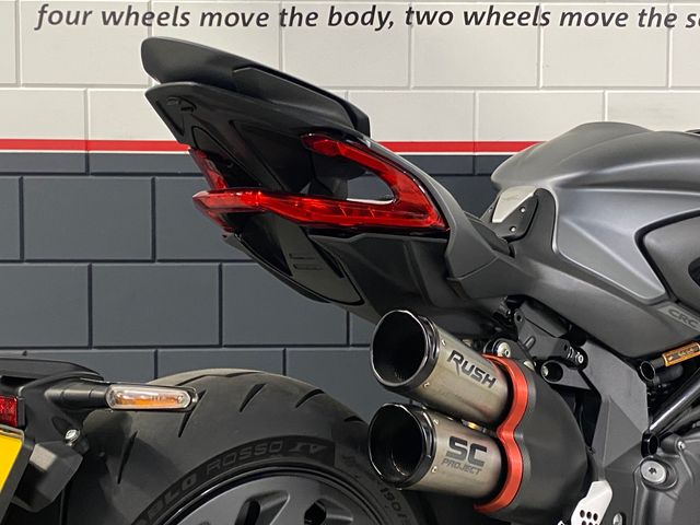 mv-agusta - brutale-1000-rr